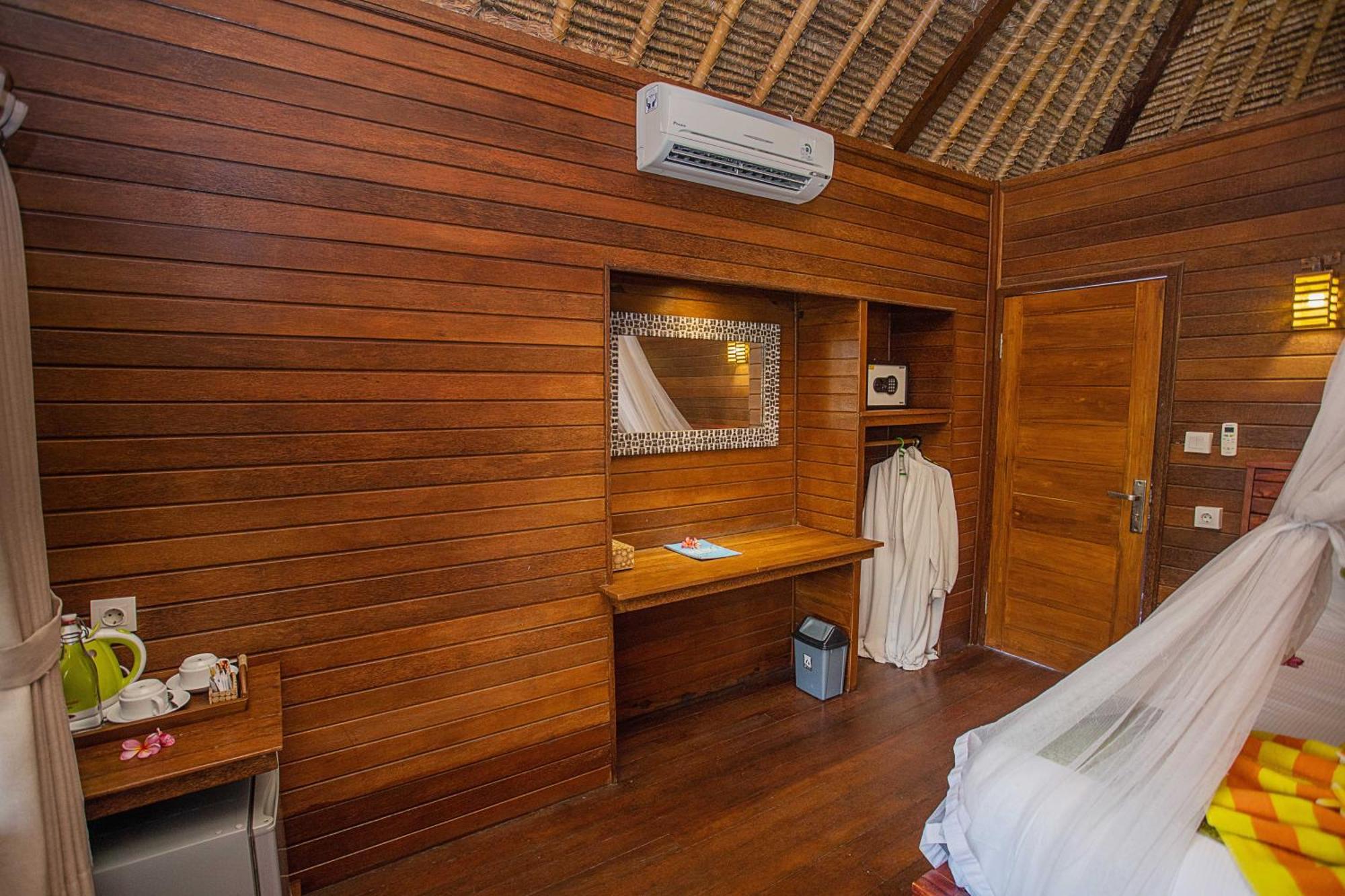 Hotel Lembongan Mantra Huts Nusa Lembongan Exterior foto