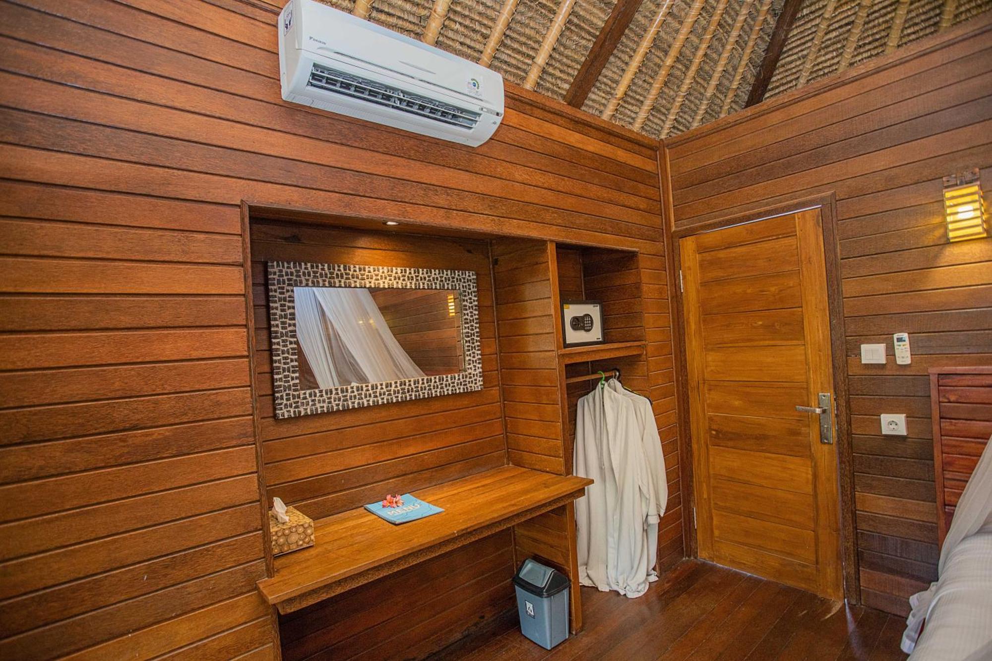 Hotel Lembongan Mantra Huts Nusa Lembongan Exterior foto